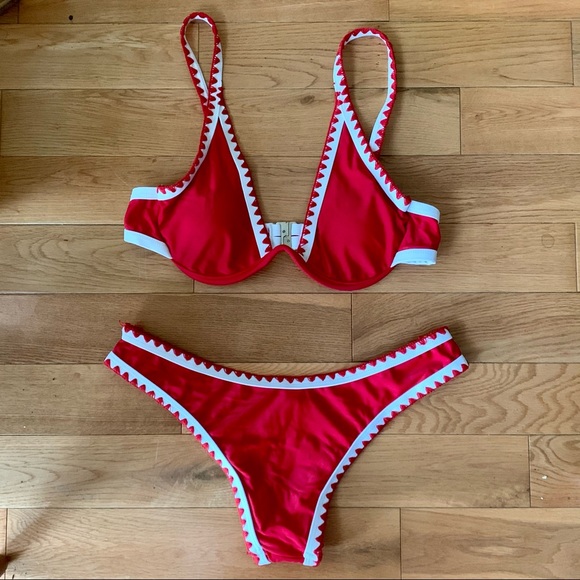 Red and White bikini - Picture 1 of 1